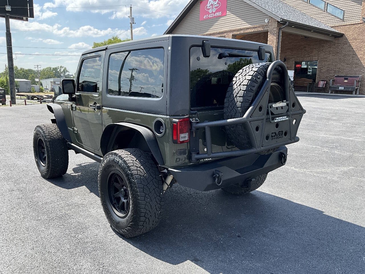 Used 2015 Jeep Wrangler Rubicon w/ Power Convenience Group AWD/4WD image 3