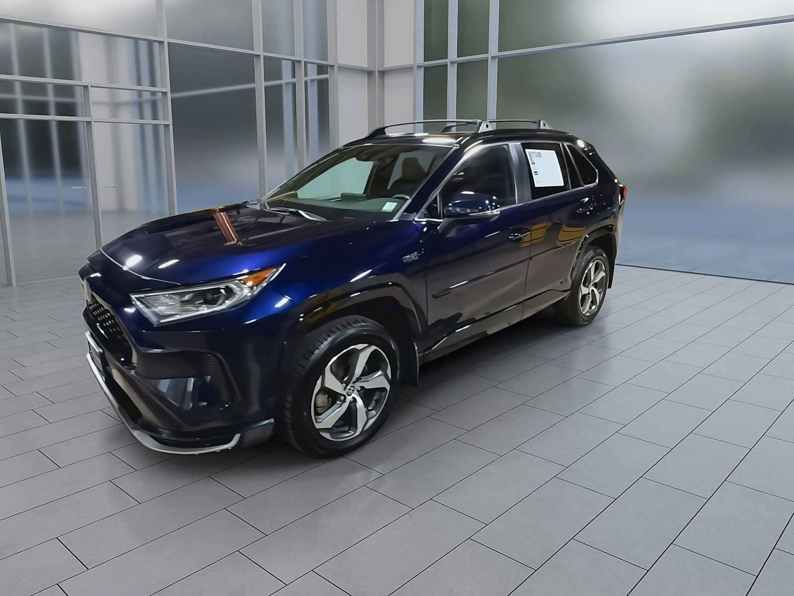 Used 2021 Toyota RAV4 SE w/ Weather & Moonroof Package AWD/4WD image 4