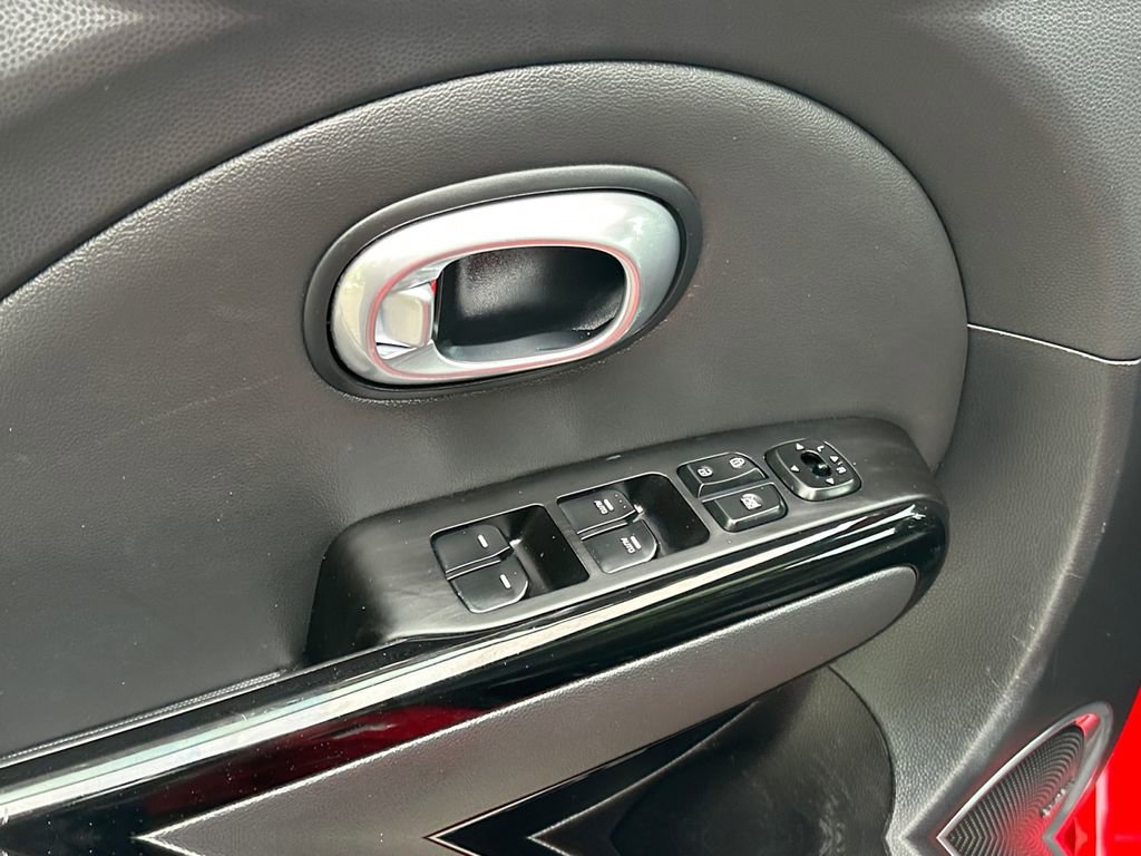 Used 2016 Kia Soul ! w/ Premium Package FWD image 20