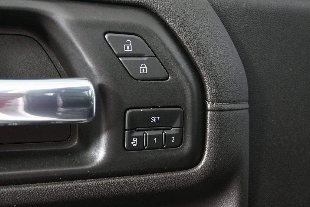 Used 2023 GMC Sierra 3500 Denali w/ Denali Ultimate Package image 20