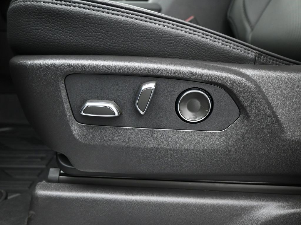 New 2026 GMC Sierra 3500 Denali w/ Denali Reserve Package image 12