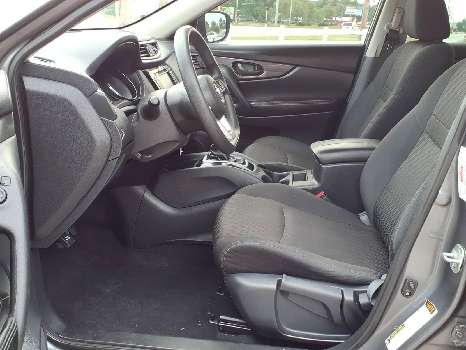 Used 2019 Nissan Rogue S AWD/4WD image 3