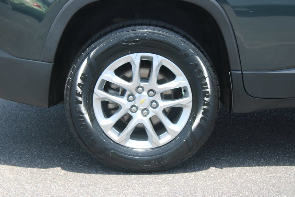 Used 2020 Chevrolet Traverse LT FWD image 14
