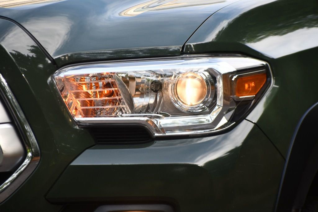 Used 2021 Toyota Tacoma SR5 w/ Trail Edition image 7