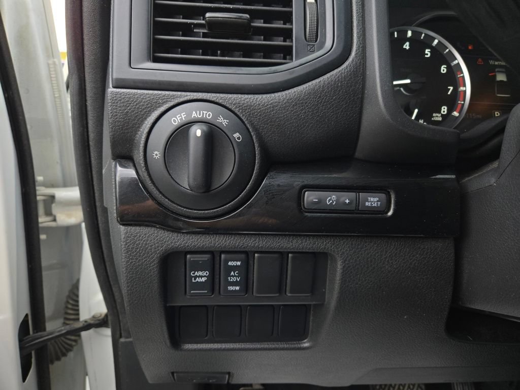 Used 2024 Nissan Titan SV w/ SV Convenience Package AWD/4WD image 13