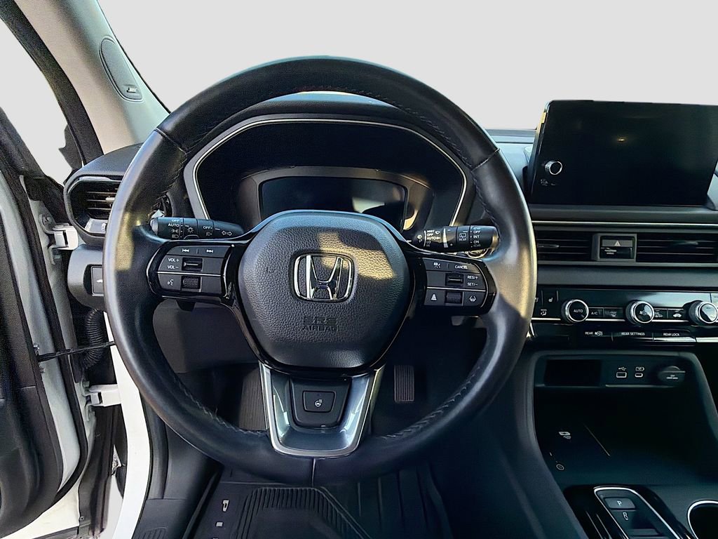 Used 2023 Honda Pilot Elite image 11