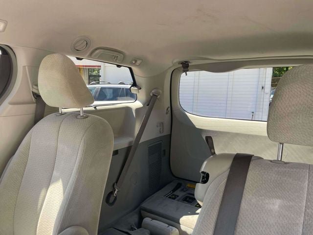 Used 2014 Toyota Sienna LE FWD image 15