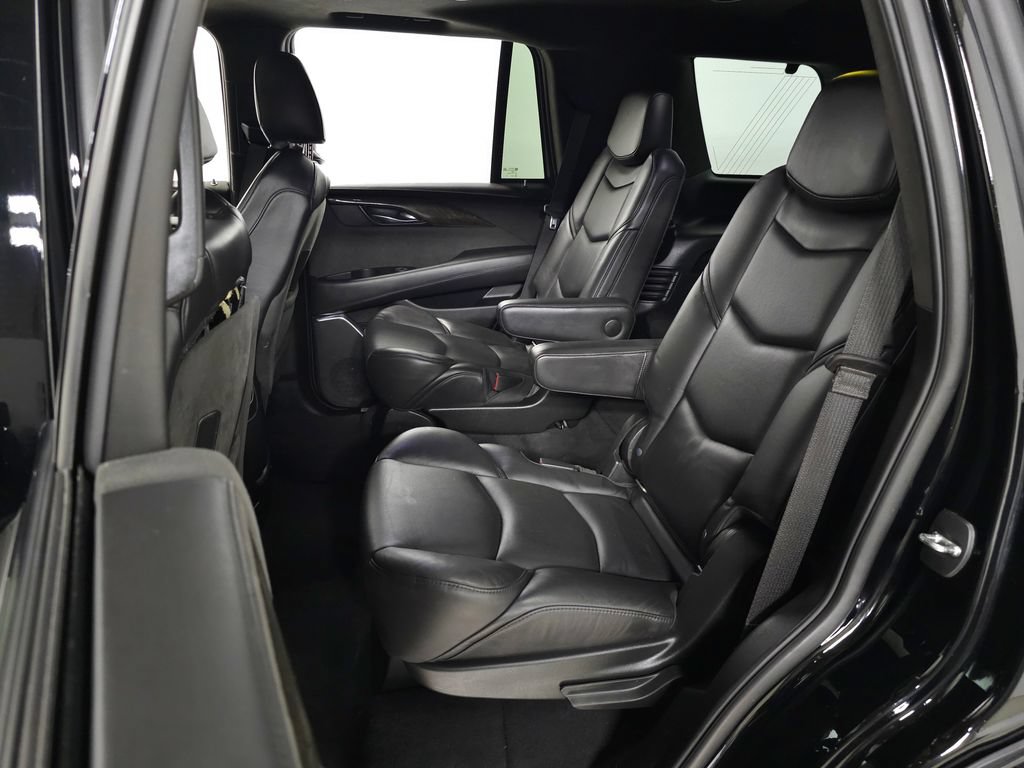 Used 2020 Cadillac Escalade Platinum w/ Escalade Sport Edition AWD/4WD image 41