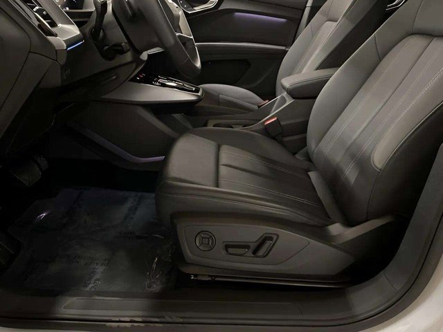 Used 2024 Audi Q4 e-tron Prestige image 70