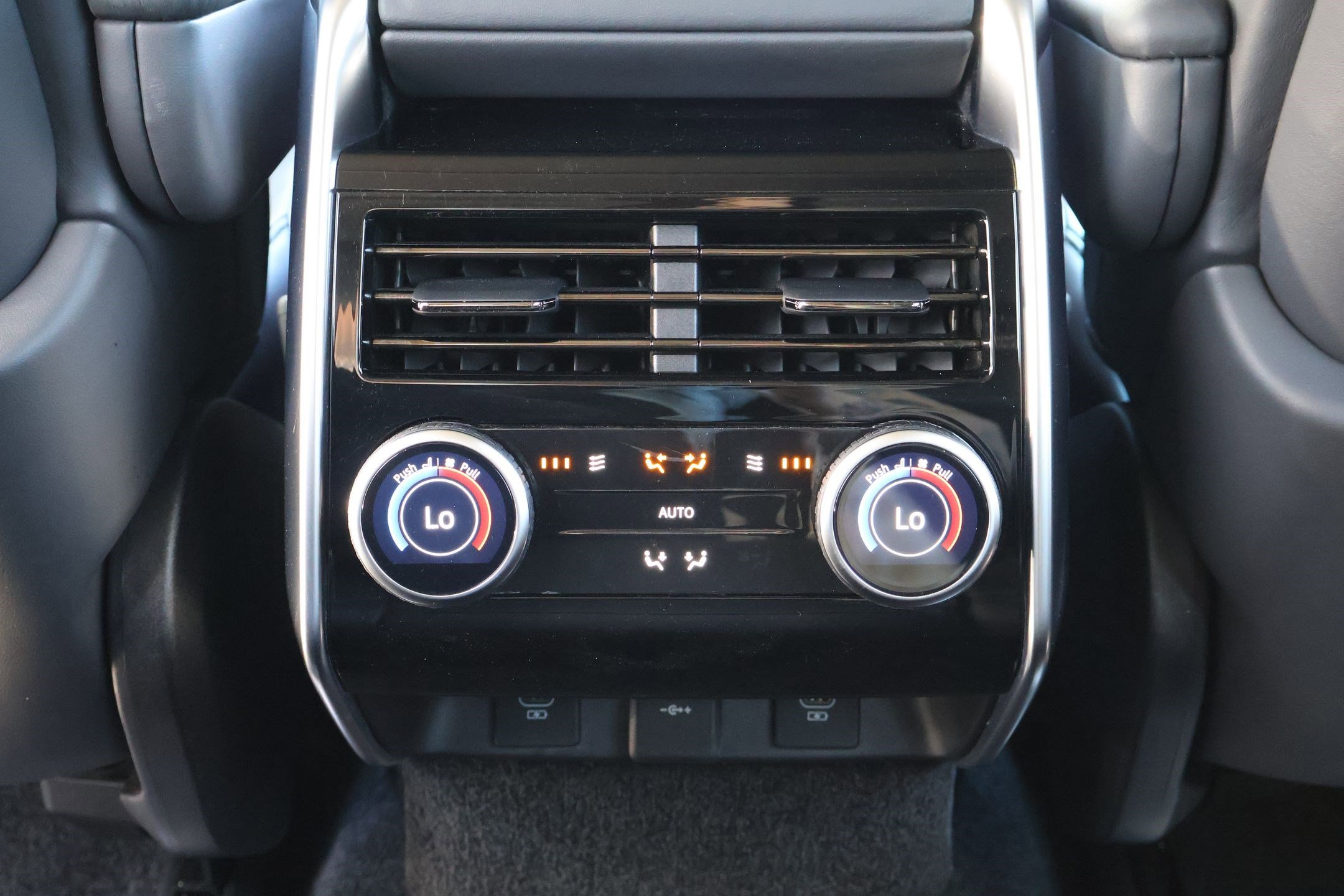 Certified 2023 Land Rover Range Rover SE image 26