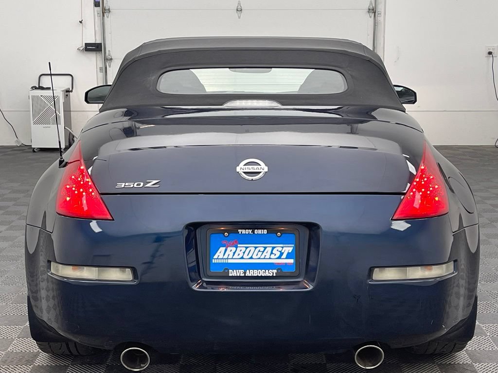 Used 2007 Nissan 350Z Touring RWD image 8