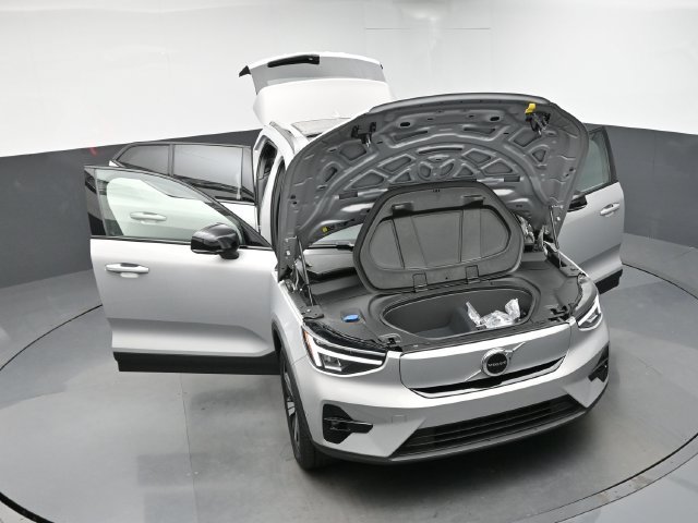 Used 2023 Volvo XC40 Recharge Plus AWD/4WD image 45