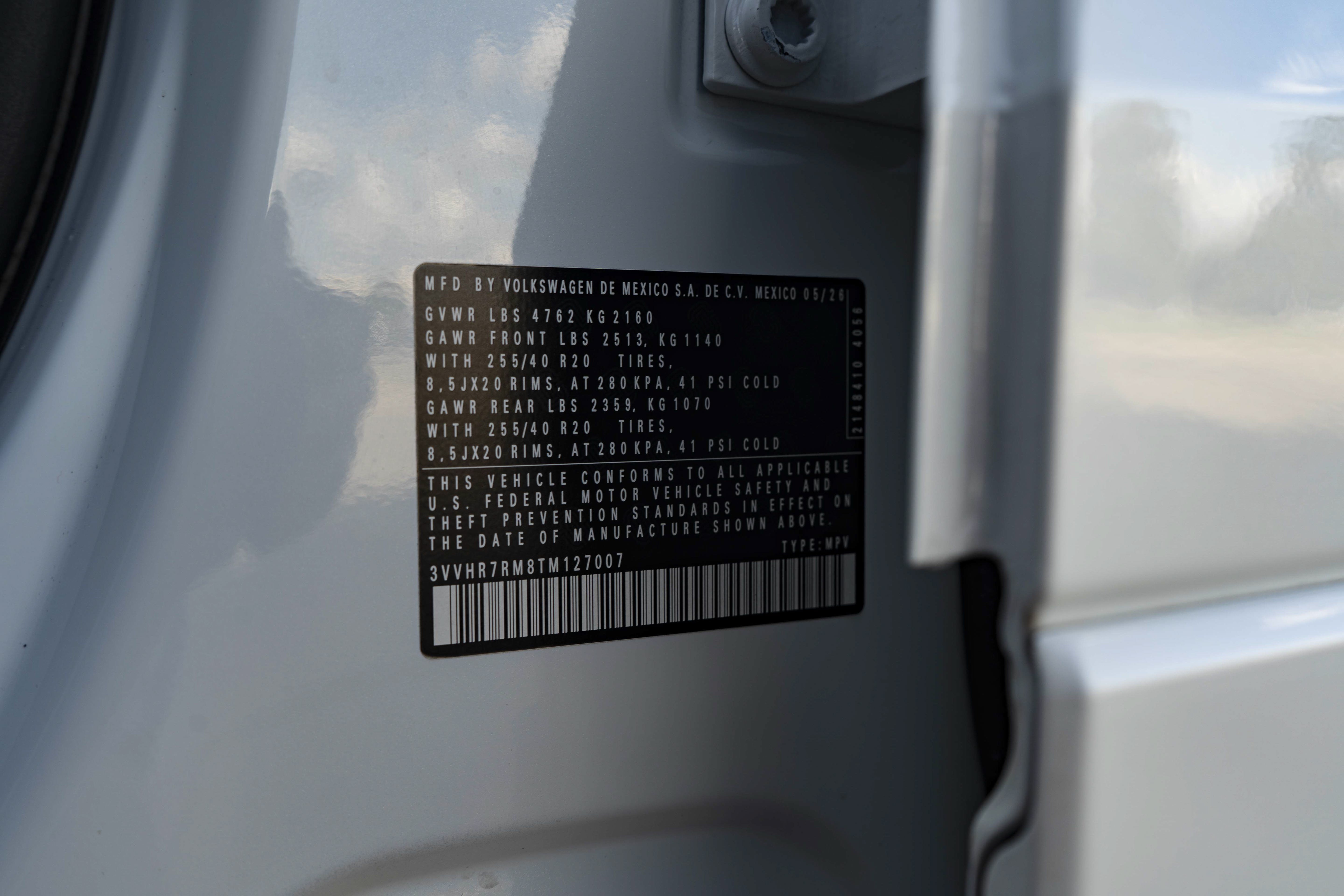 Certified 2026 Volkswagen Tiguan SE R-Line FWD image 41