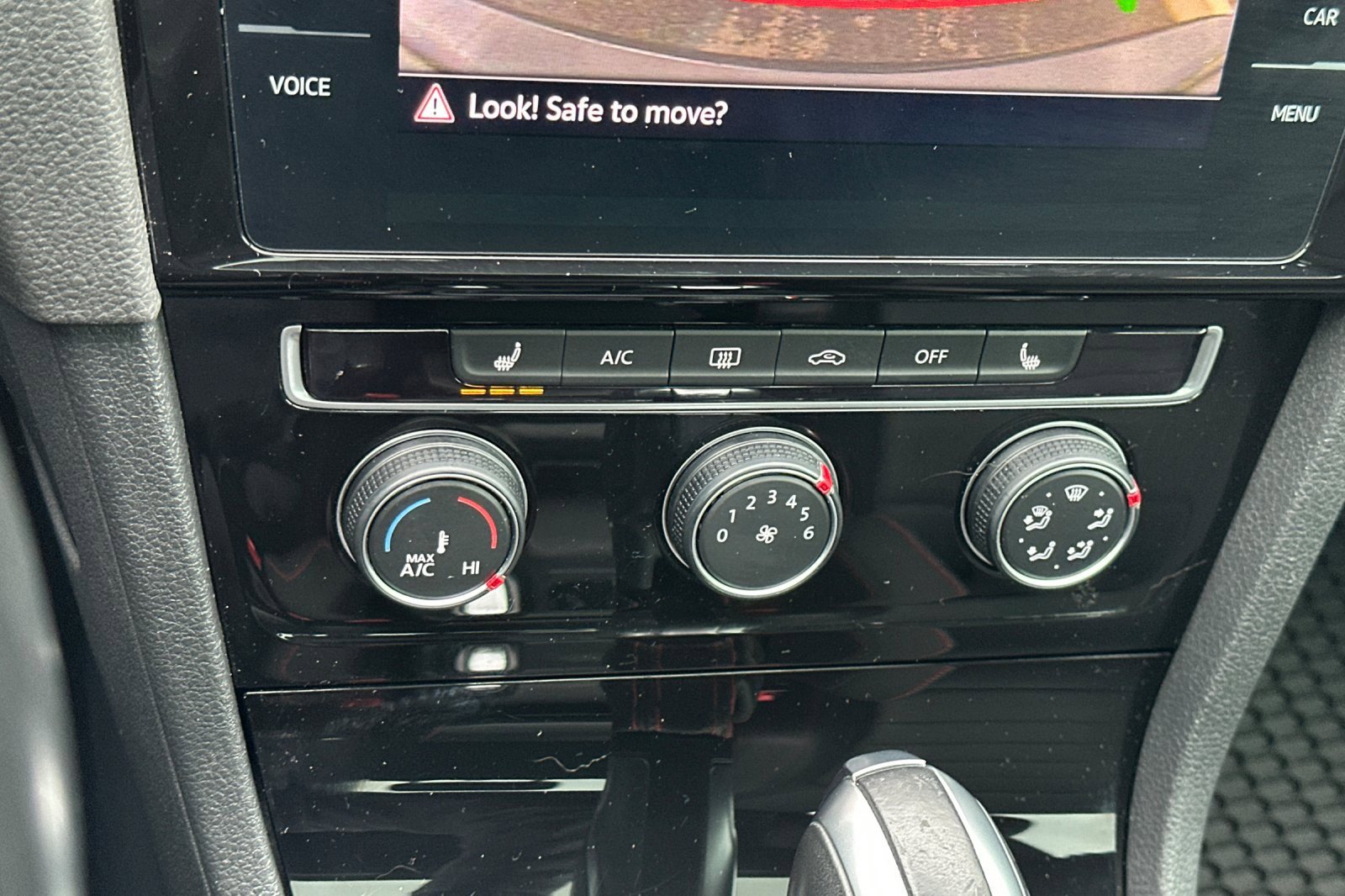 Used 2021 Volkswagen GTI SE image 22