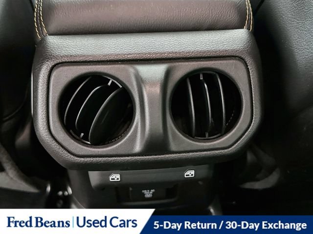 Used 2024 Jeep Wrangler Unlimited Sahara w/ Technology Group AWD/4WD image 32