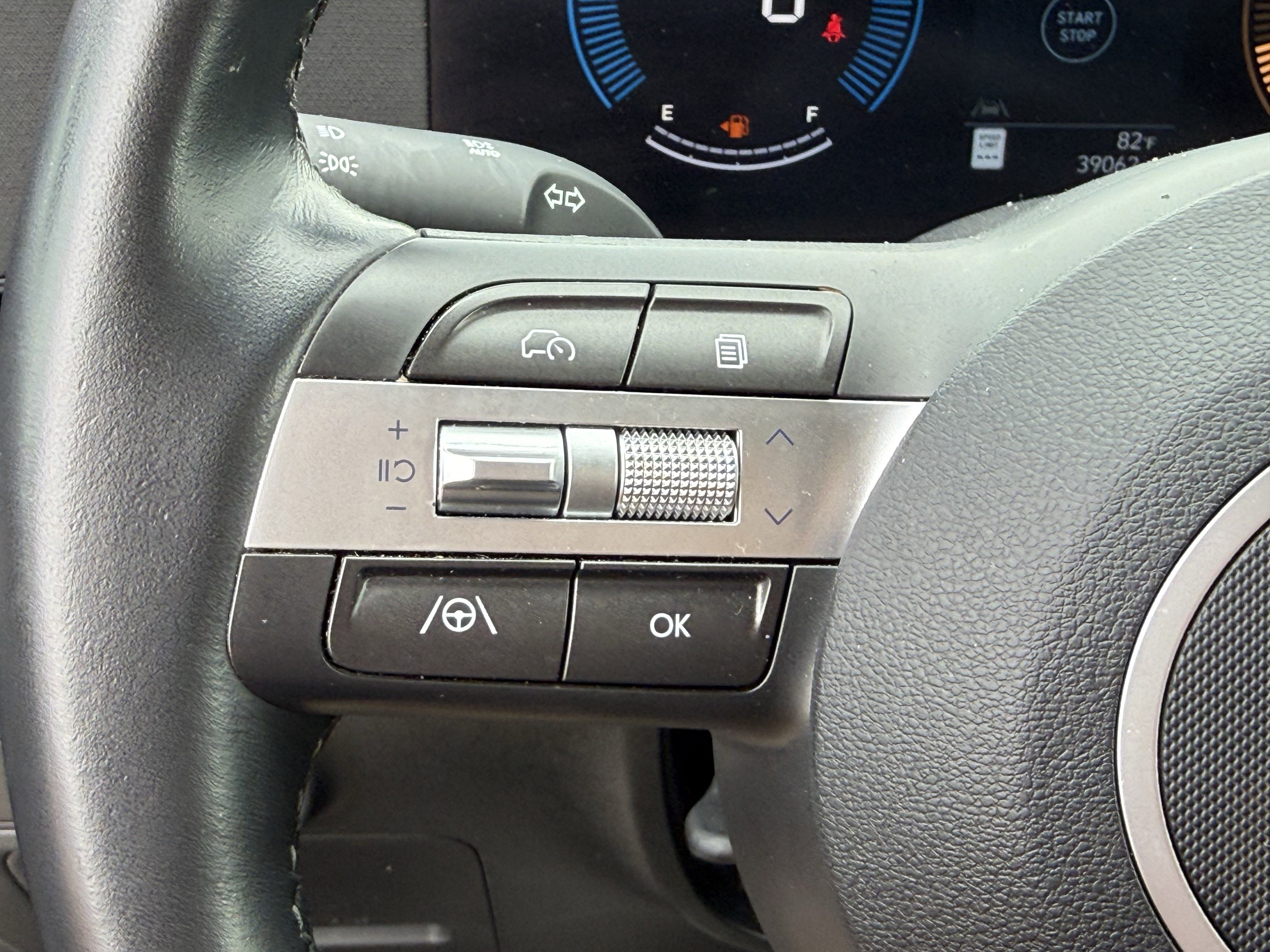 Used 2025 Hyundai Kona SEL AWD/4WD image 16