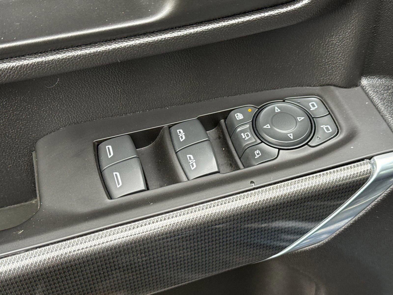 Used 2020 GMC Sierra 2500 AT4 w/ Technology Package image 12