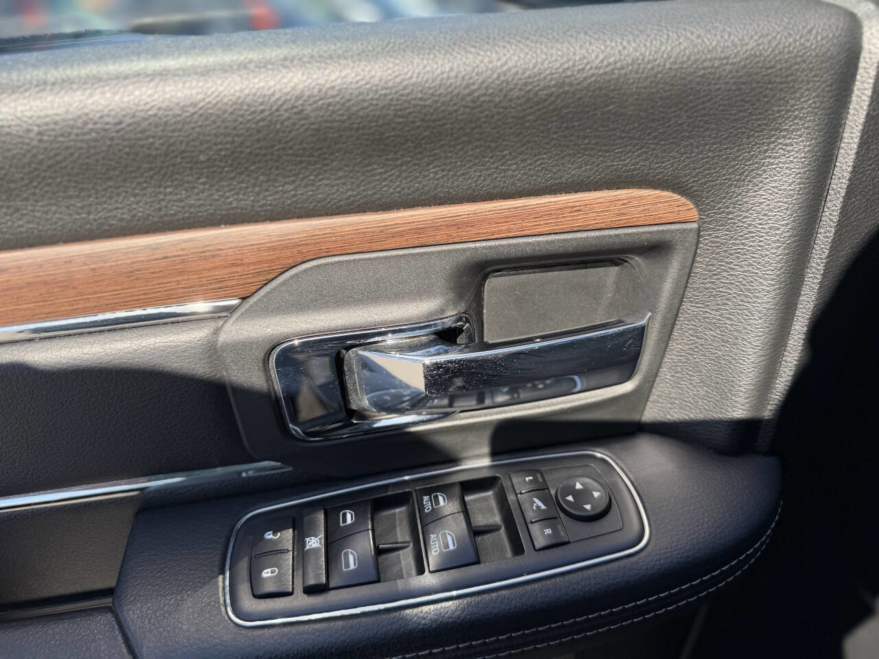 Used 2018 RAM 1500 Laramie w/ Convenience Group image 27