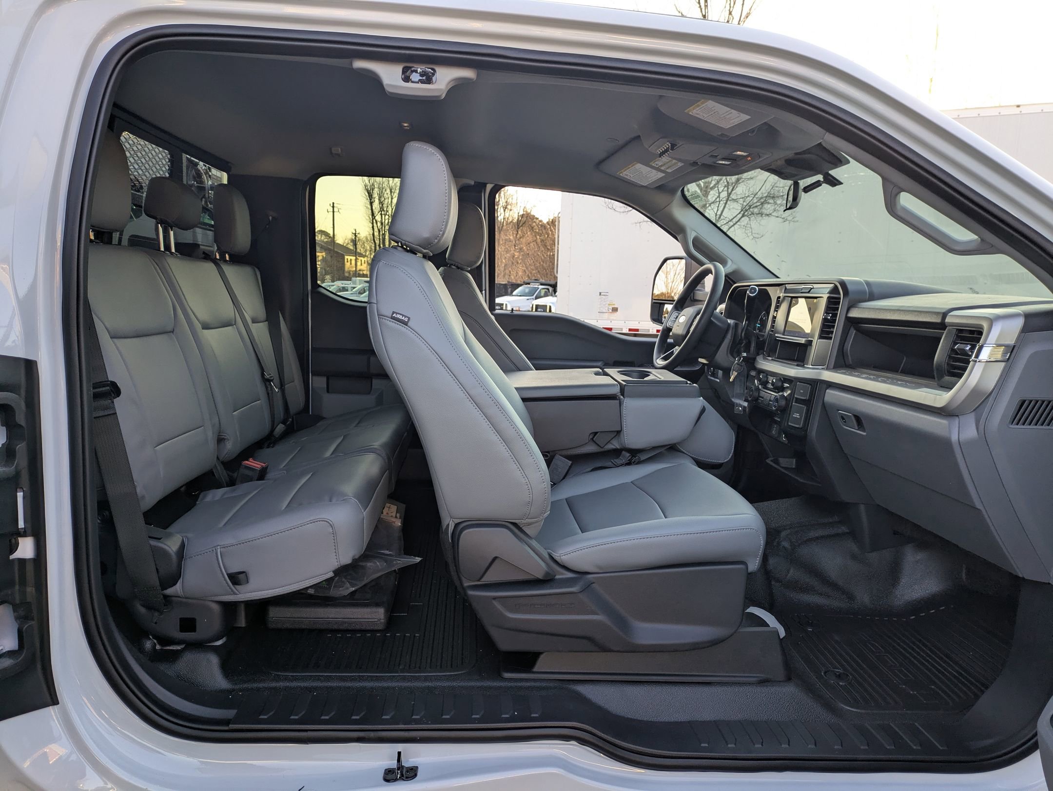 New 2026 Ford F550 4x4 Supercab Super Duty image 33