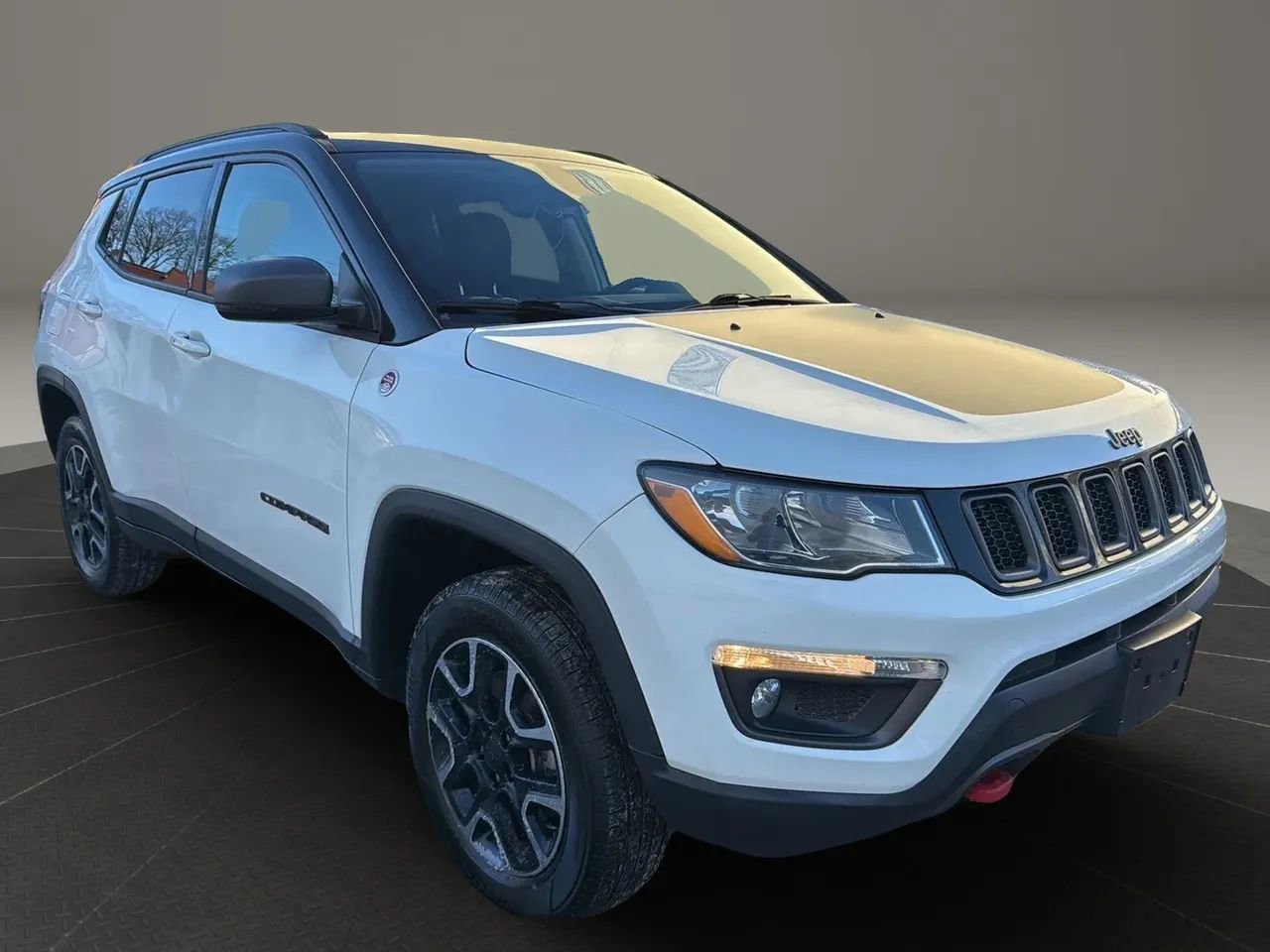 Used 2019 Jeep Compass Trailhawk image 3