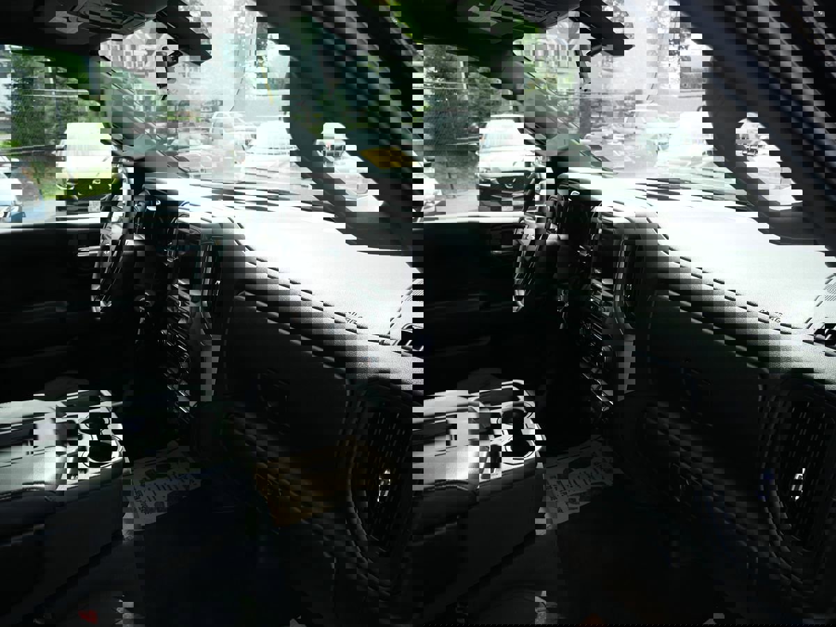 Used 2020 Chevrolet Silverado 1500 Custom w/ Custom Value Package image 29