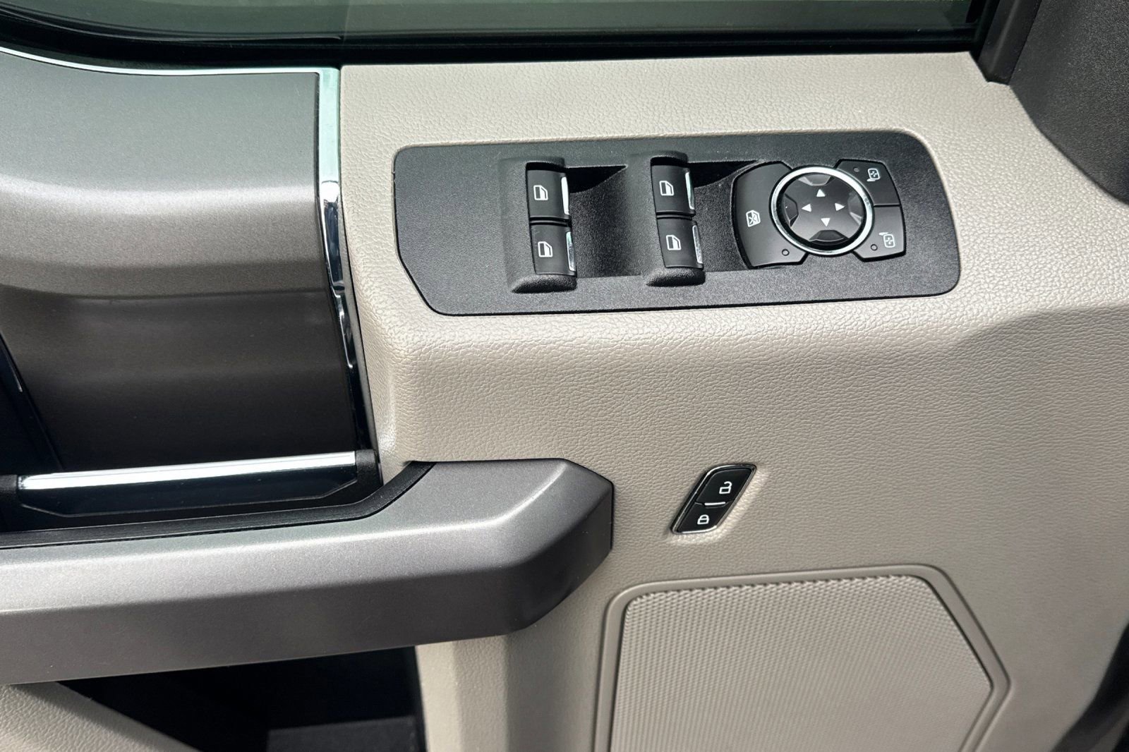 Used 2019 Ford F150 XLT w/ Equipment Group 302A Luxury image 12