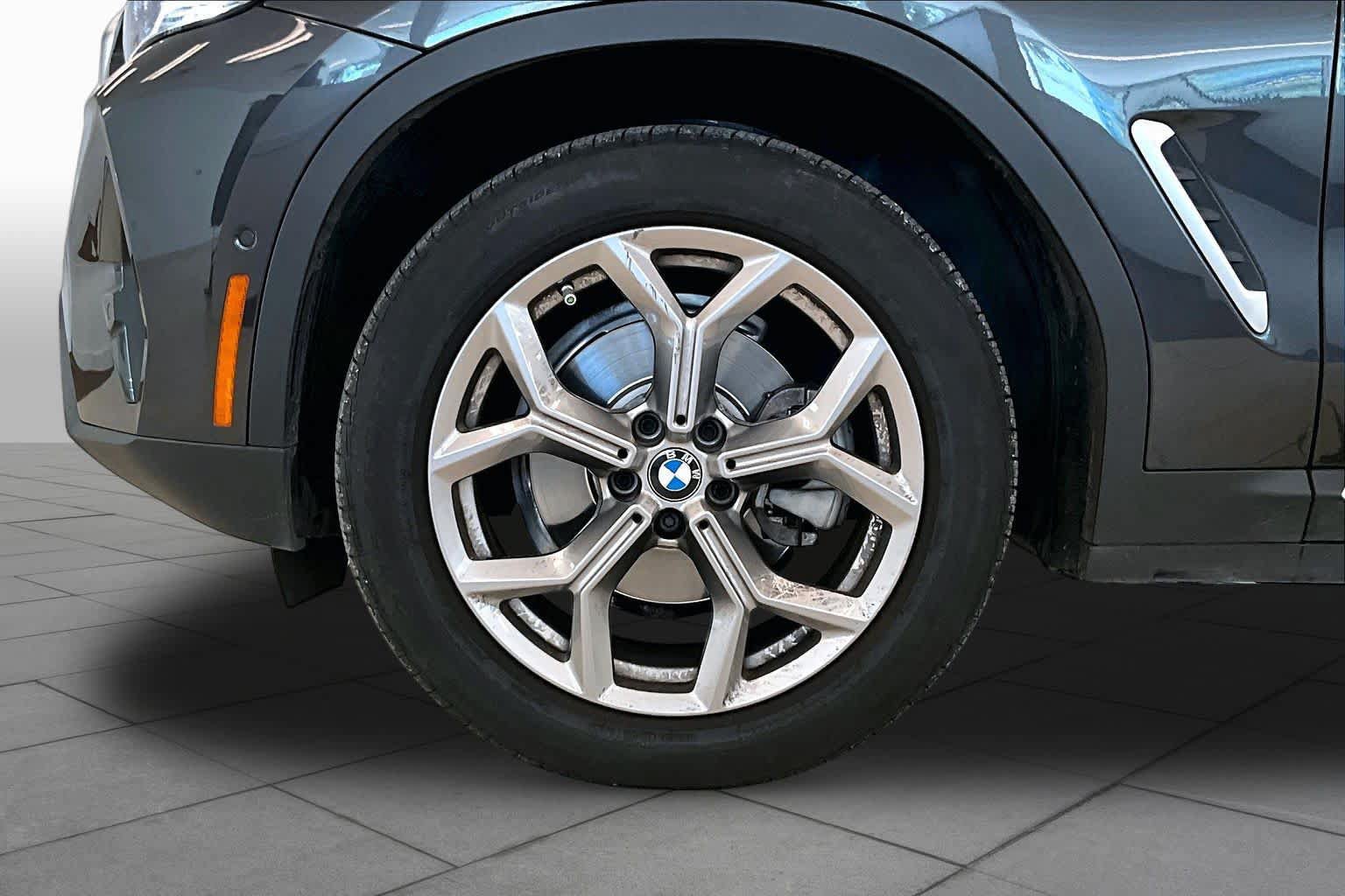 Used 2022 BMW X4 xDrive30i w/ Premium Package 2 AWD/4WD image 9
