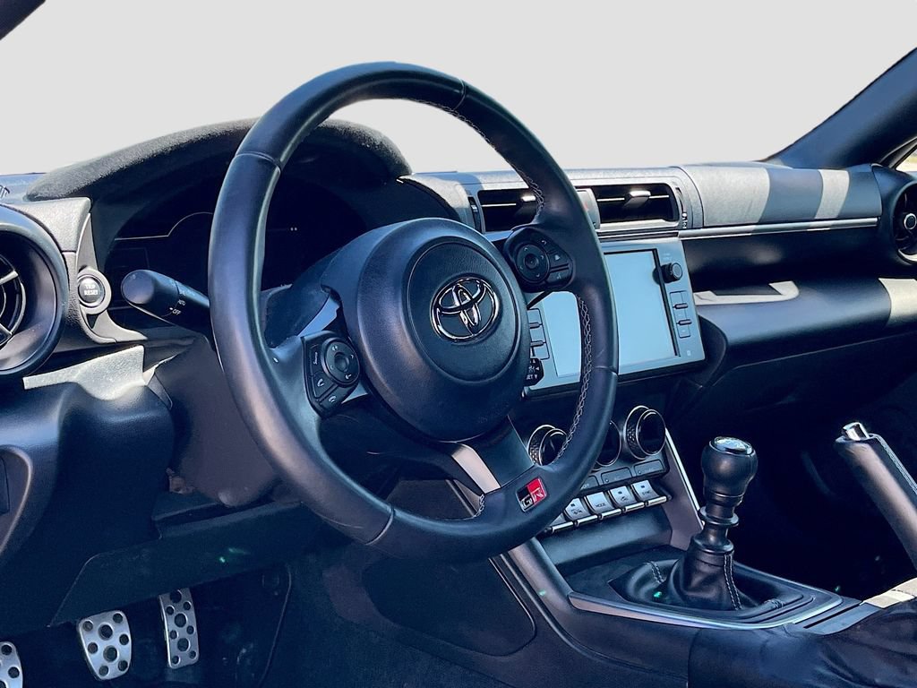 Used 2025 Toyota GR86 Premium RWD image 9