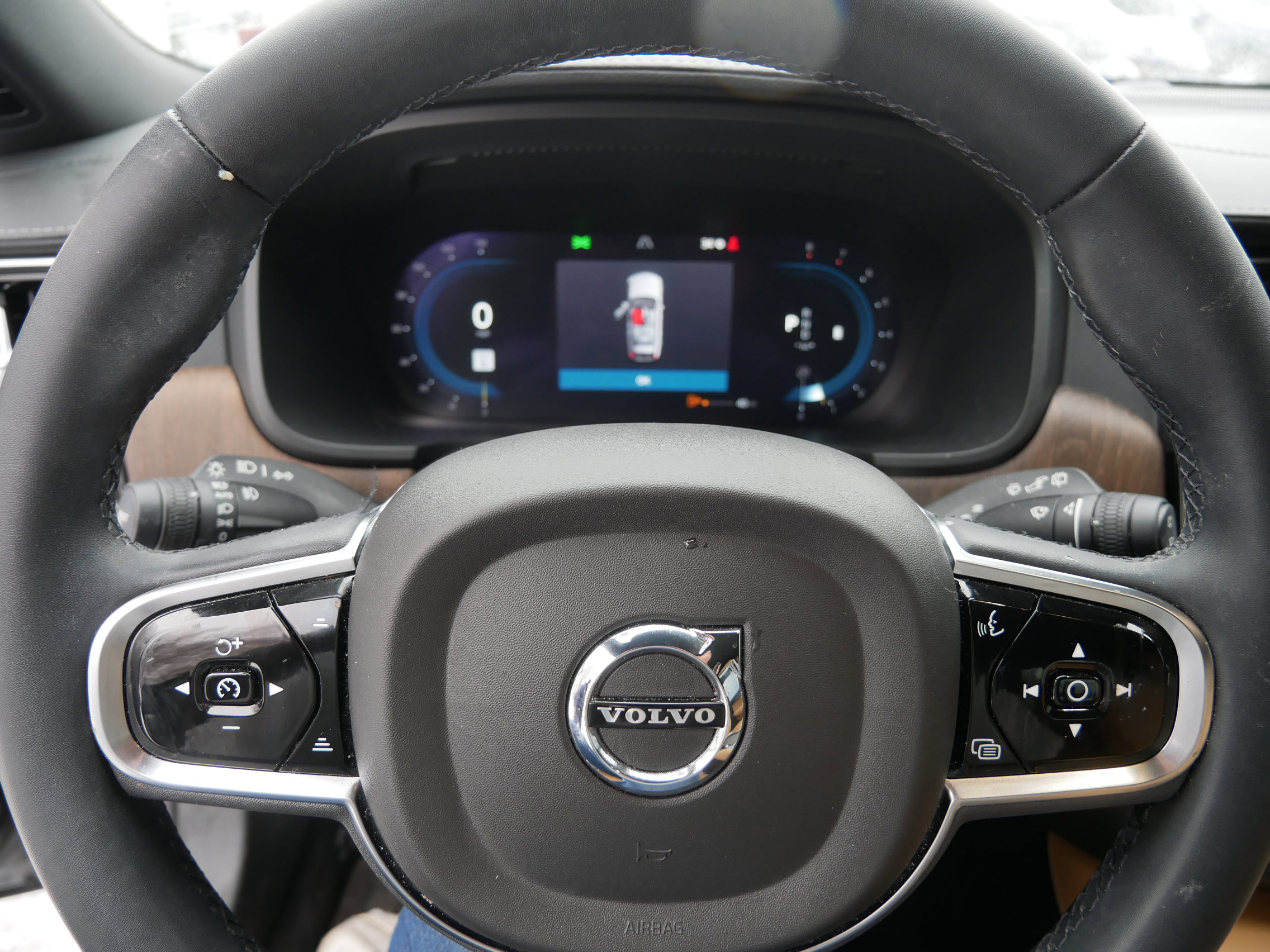 Certified 2024 Volvo V90 B6 Cross Country Ultimate w/ Protection Package Premier image 25