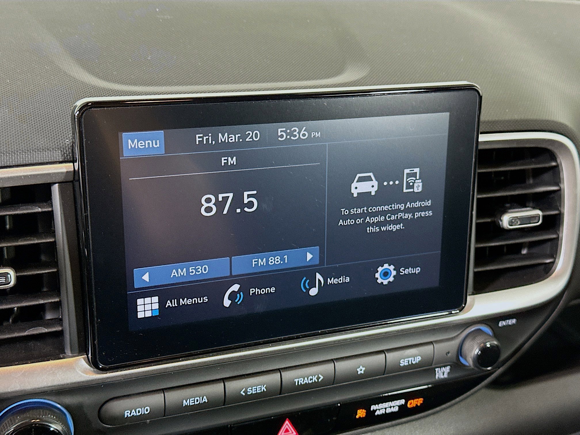 Used 2025 Hyundai Venue SEL image 21