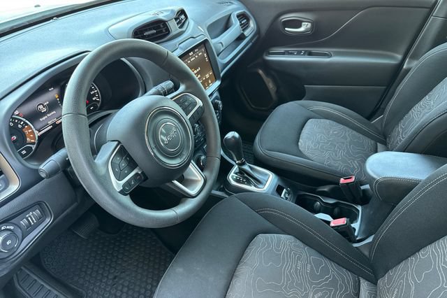 Used 2023 Jeep Renegade Latitude AWD/4WD image 10