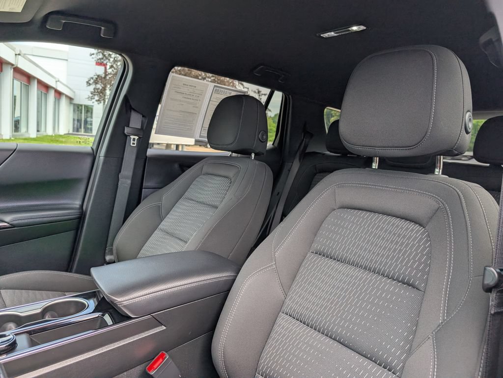 Used 2026 Chevrolet Equinox LT w/ LPO, Floor Liner Package AWD/4WD image 18