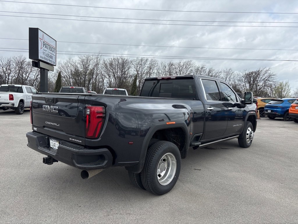 Used 2024 GMC Sierra 3500 Denali Ultimate image 3