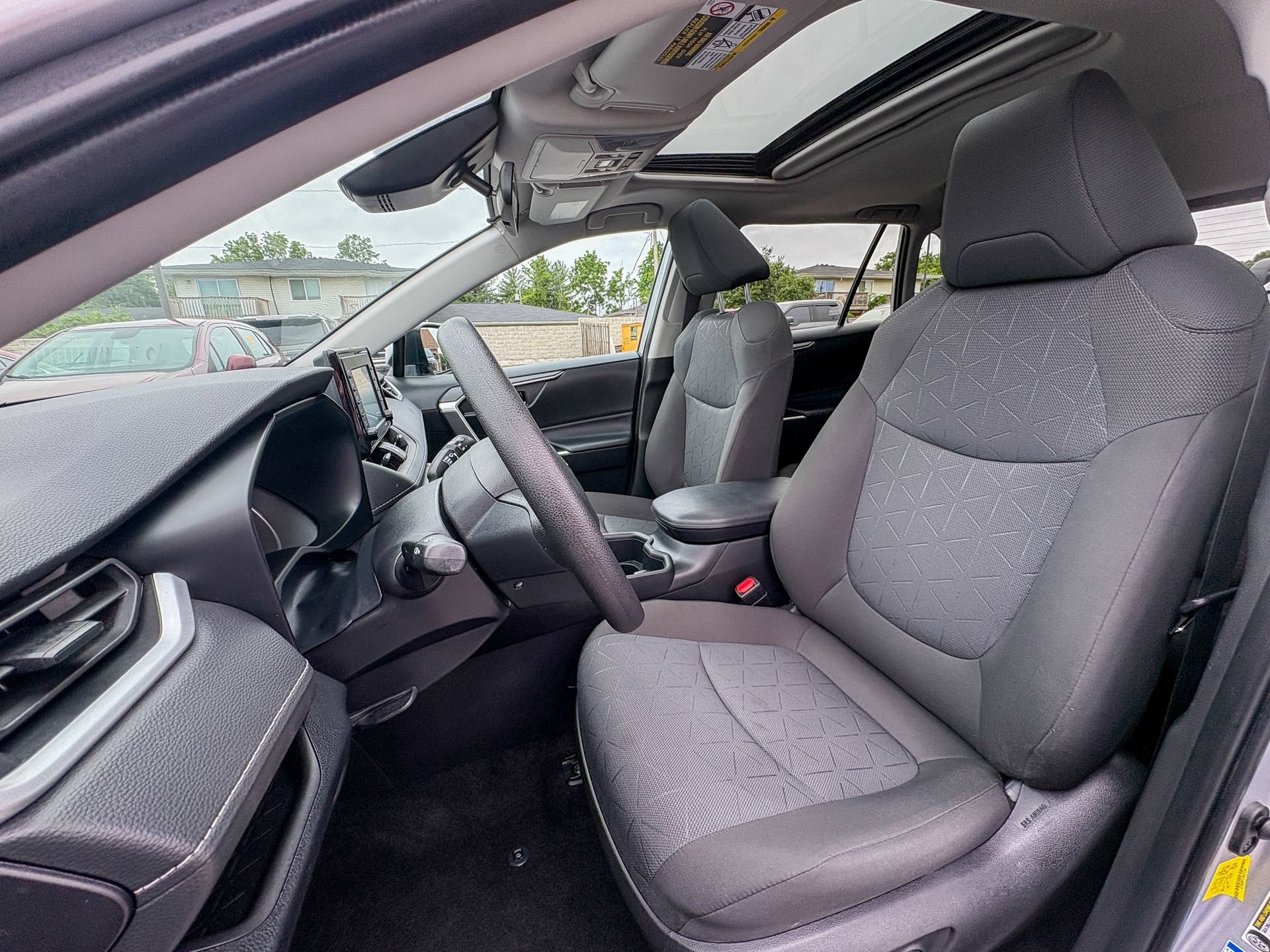 Used 2022 Toyota RAV4 XLE w/ Convenience Package AWD/4WD image 25