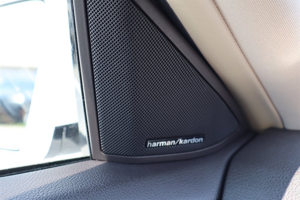 Used 2014 Mercedes-Benz E 250 BlueTEC Sedan image 31