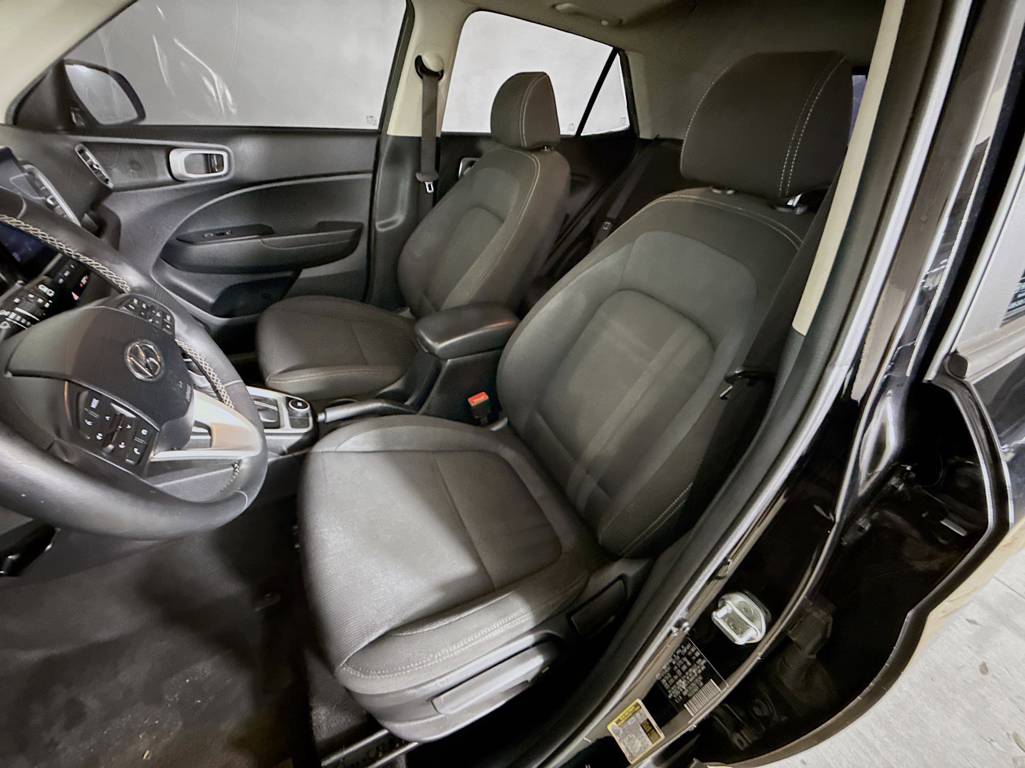 Used 2022 Hyundai Venue SEL w/ Cargo Package image 24