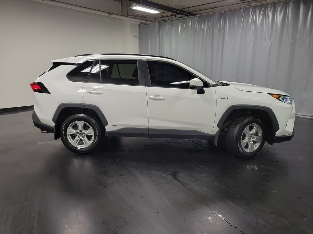 Used 2019 Toyota RAV4 XLE w/ Carpet Mat Package AWD/4WD image 9