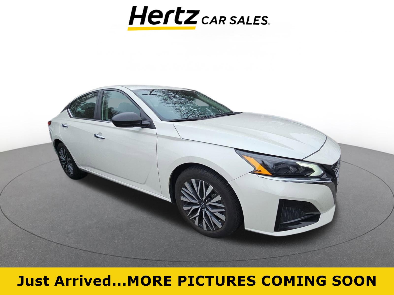 Used 2025 Nissan Altima 2.5 SV image 1