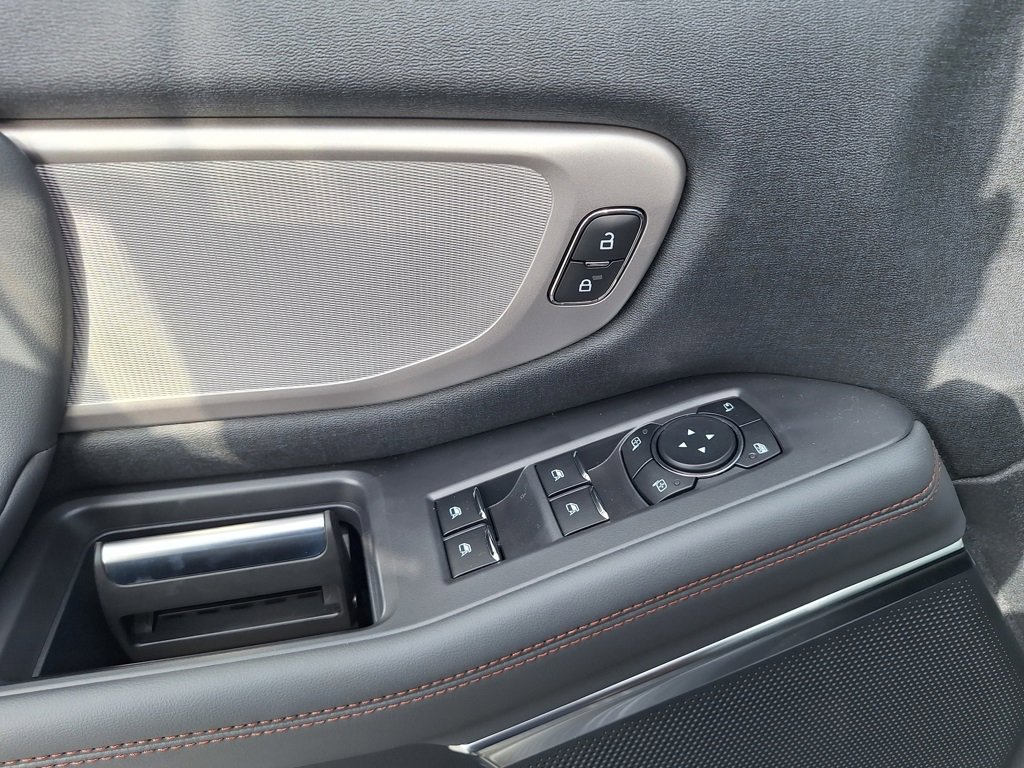 New 2025 Ford Expedition Active image 3