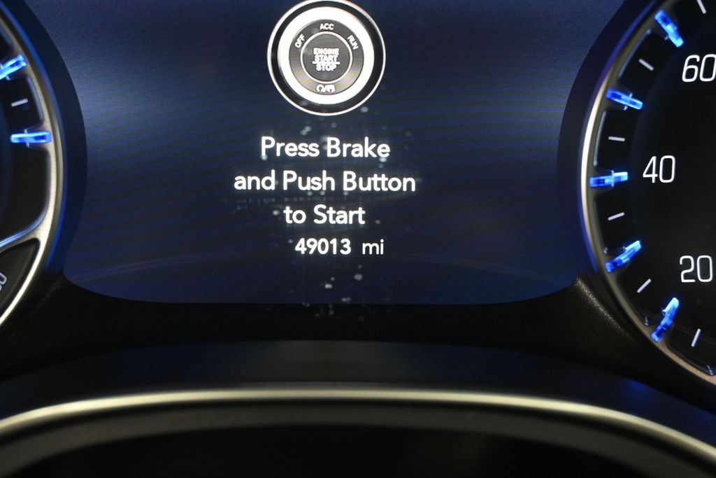 Used 2025 Chrysler Pacifica Limited FWD image 13