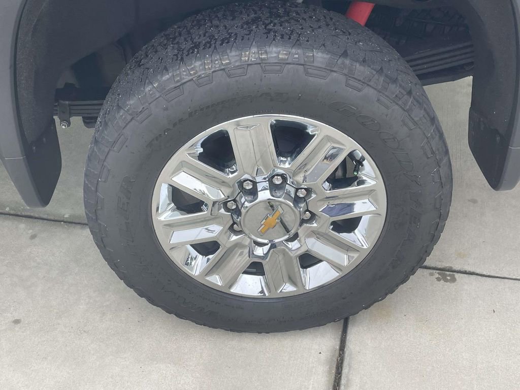 Used 2024 Chevrolet Silverado 2500 High Country AWD/4WD image 9