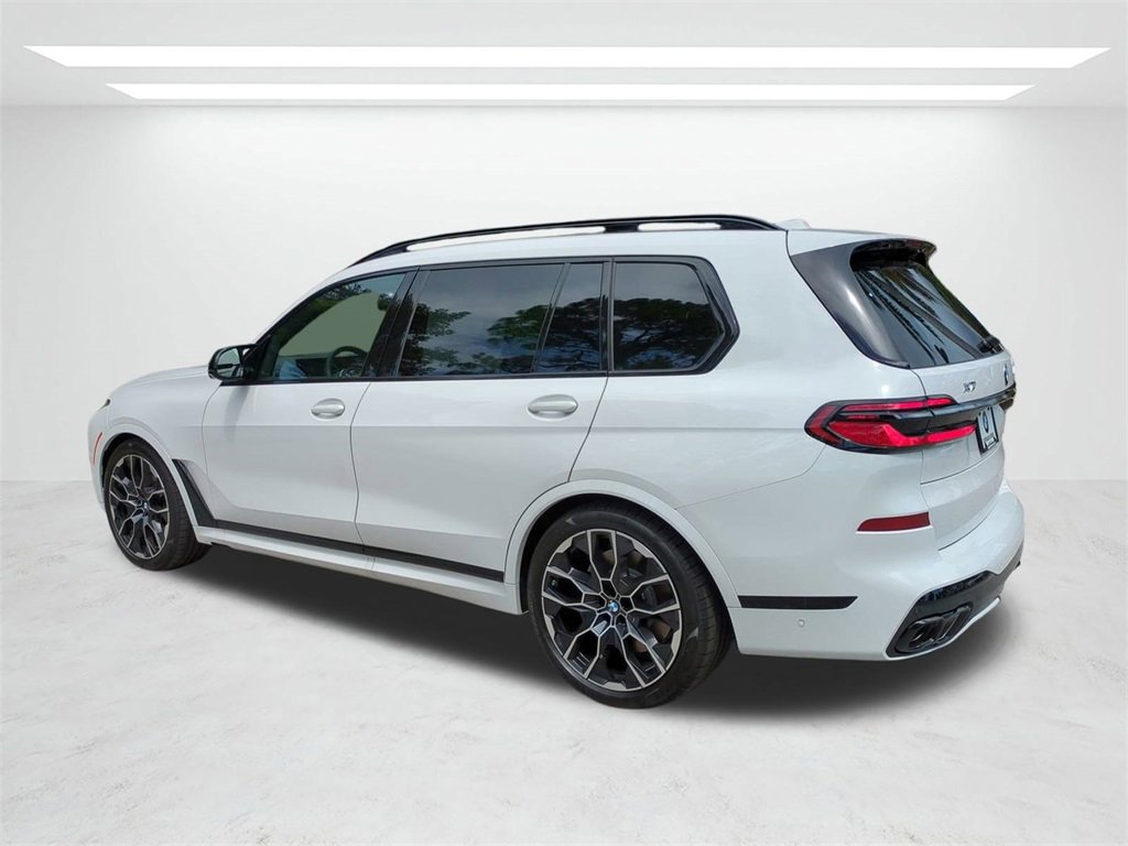 New 2026 BMW X7 M60i image 6