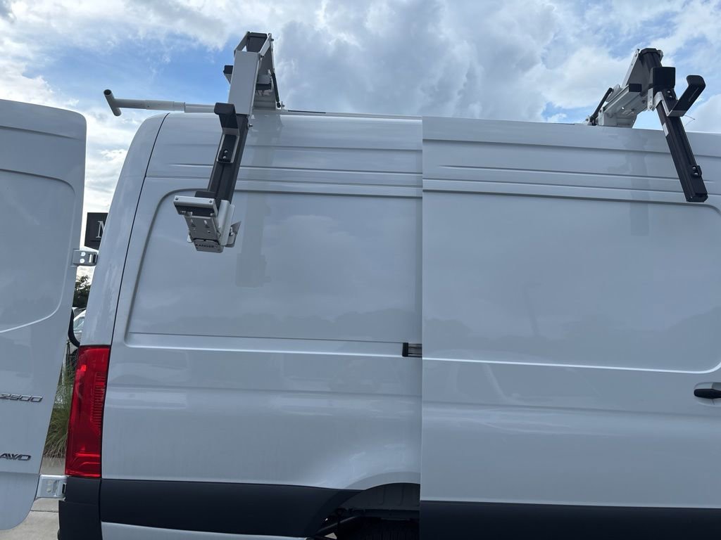 Used 2024 Mercedes-Benz Sprinter 2500 image 22