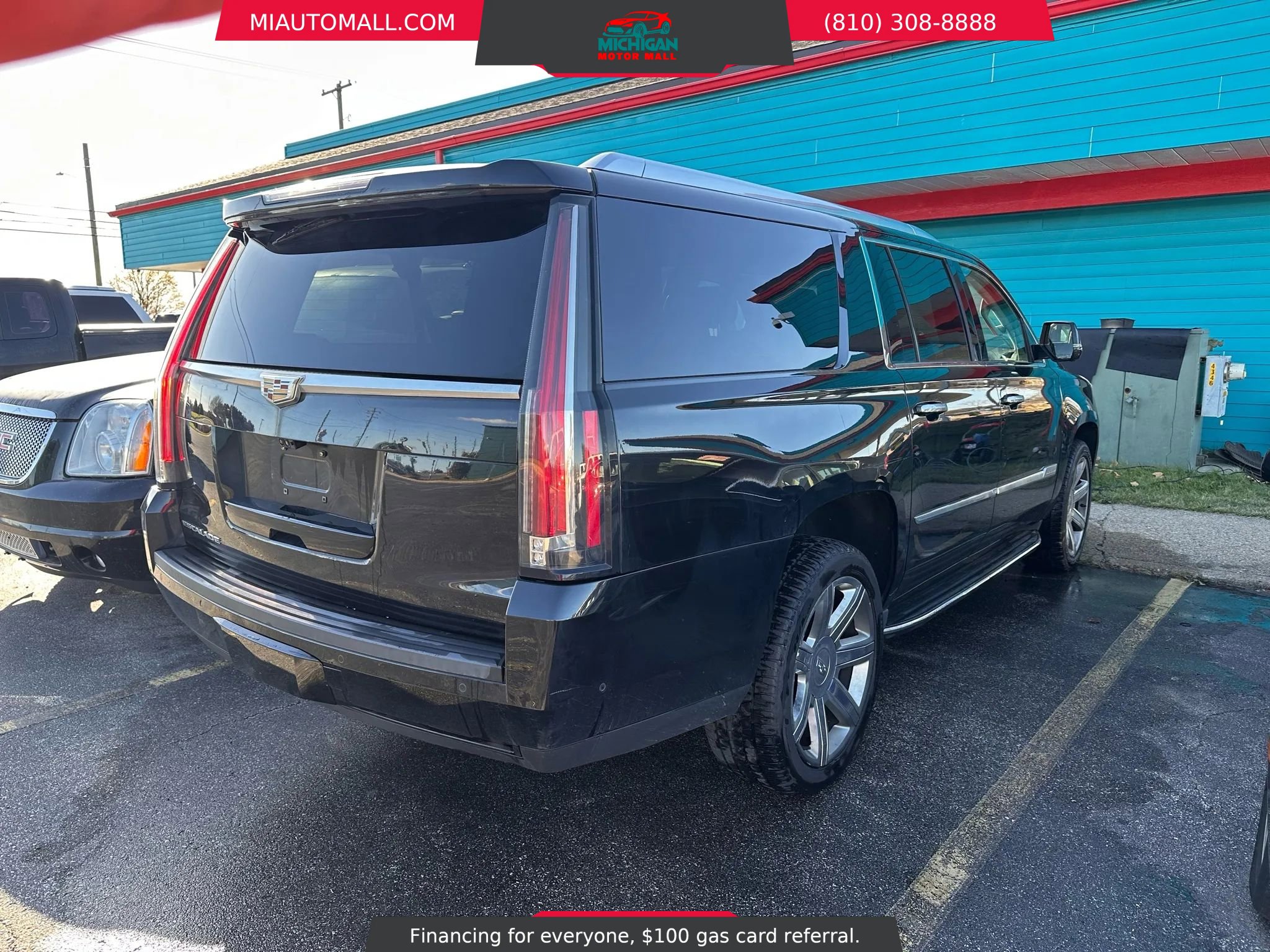 Used 2017 Cadillac Escalade ESV Luxury image 4