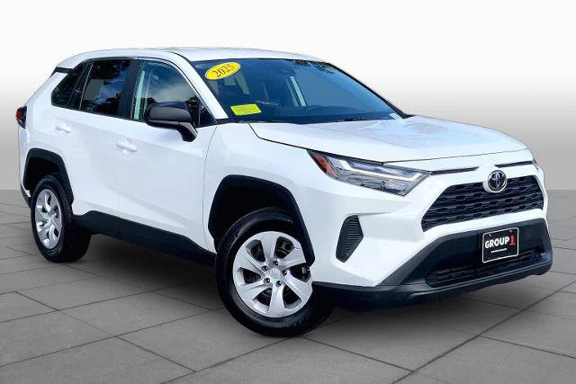 Used 2025 Toyota RAV4 LE AWD/4WD image 5