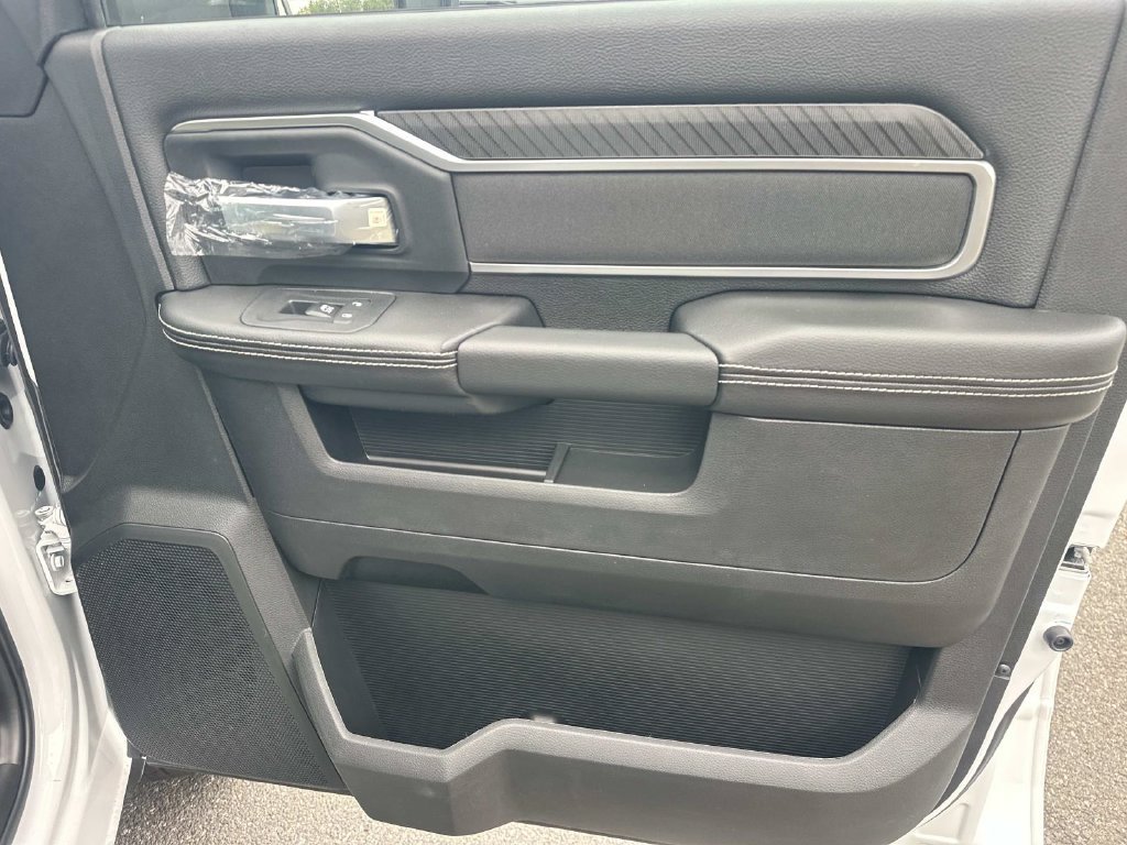 New 2026 RAM 3500 Big Horn AWD/4WD image 12