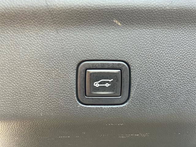 Used 2023 GMC Yukon Denali Ultimate AWD/4WD image 20