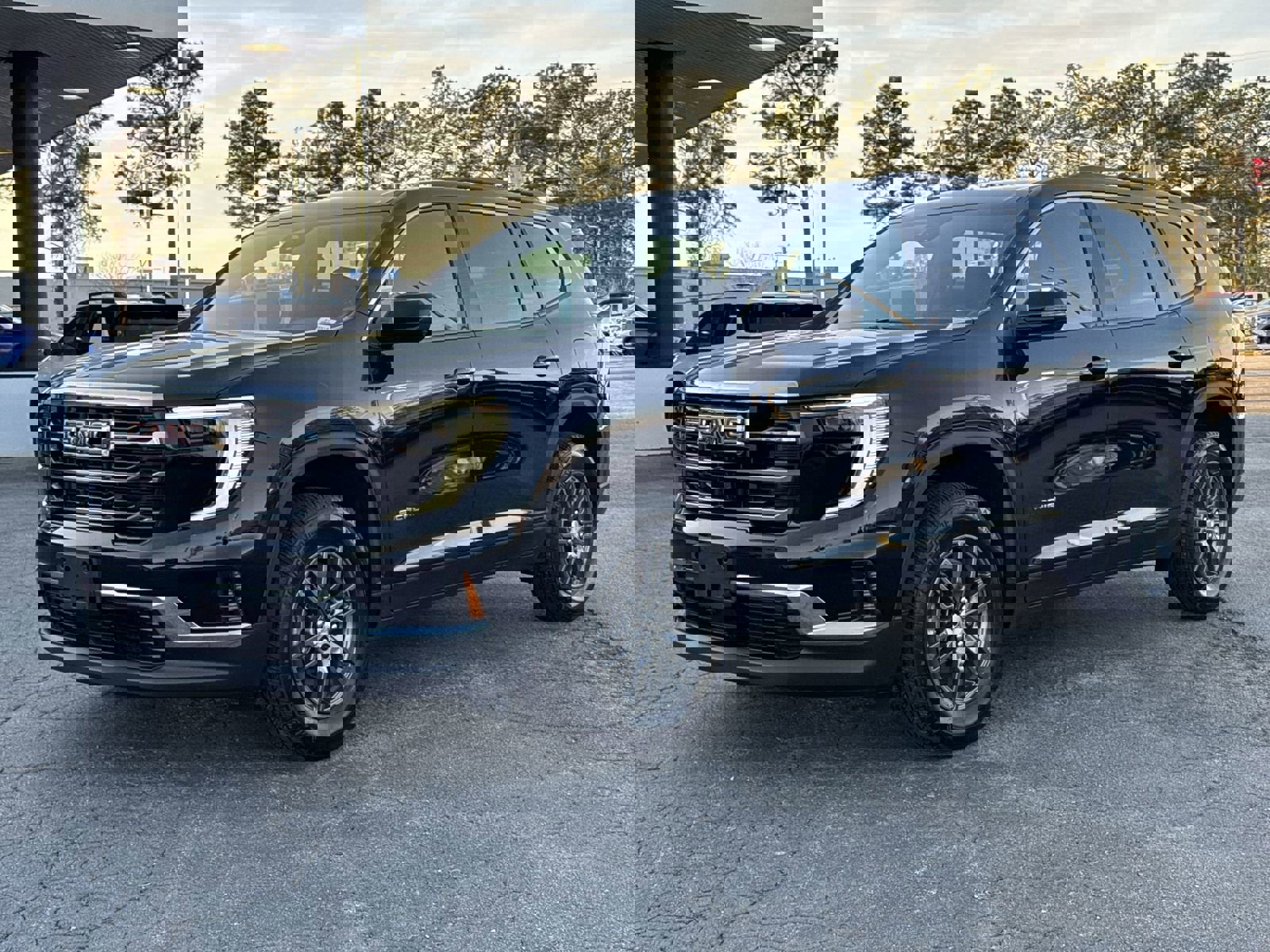 Used 2025 GMC Acadia Elevation image 5