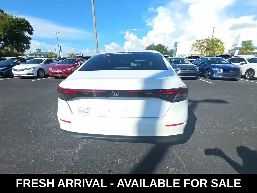Used 2024 Honda Accord EX image 4