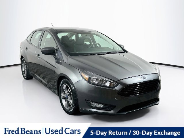 Used 2018 Ford Focus SE w/ SE Appearance Package FWD image 1